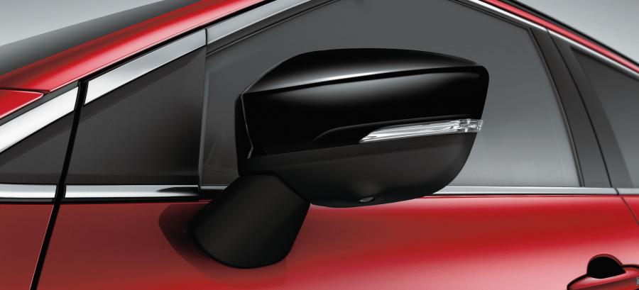 Детали экстерьера Mitsubishi Eclipse Cross Black Edition 2018 года  (JP) (фото 3 из 31)